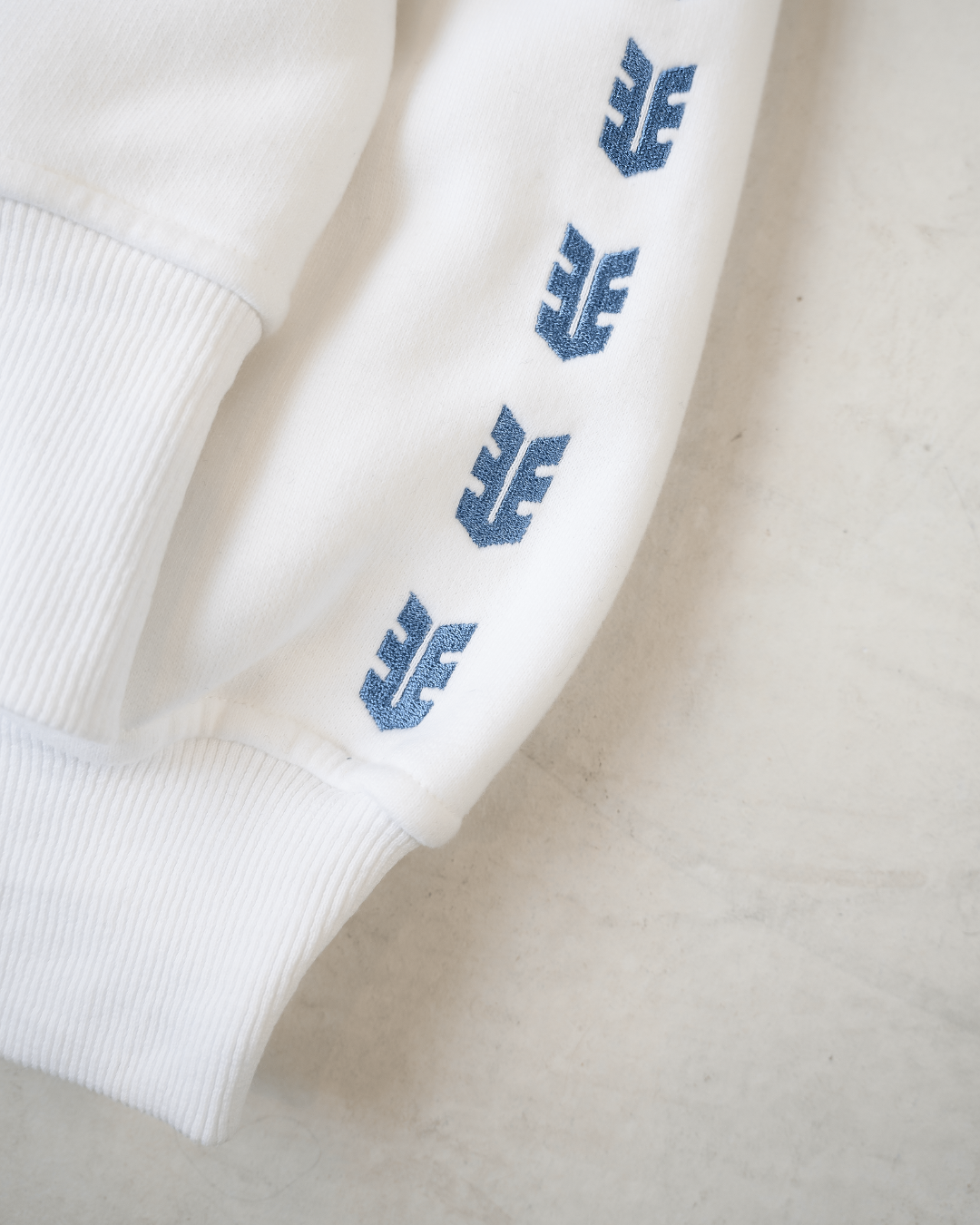 Ishida Zip-Up